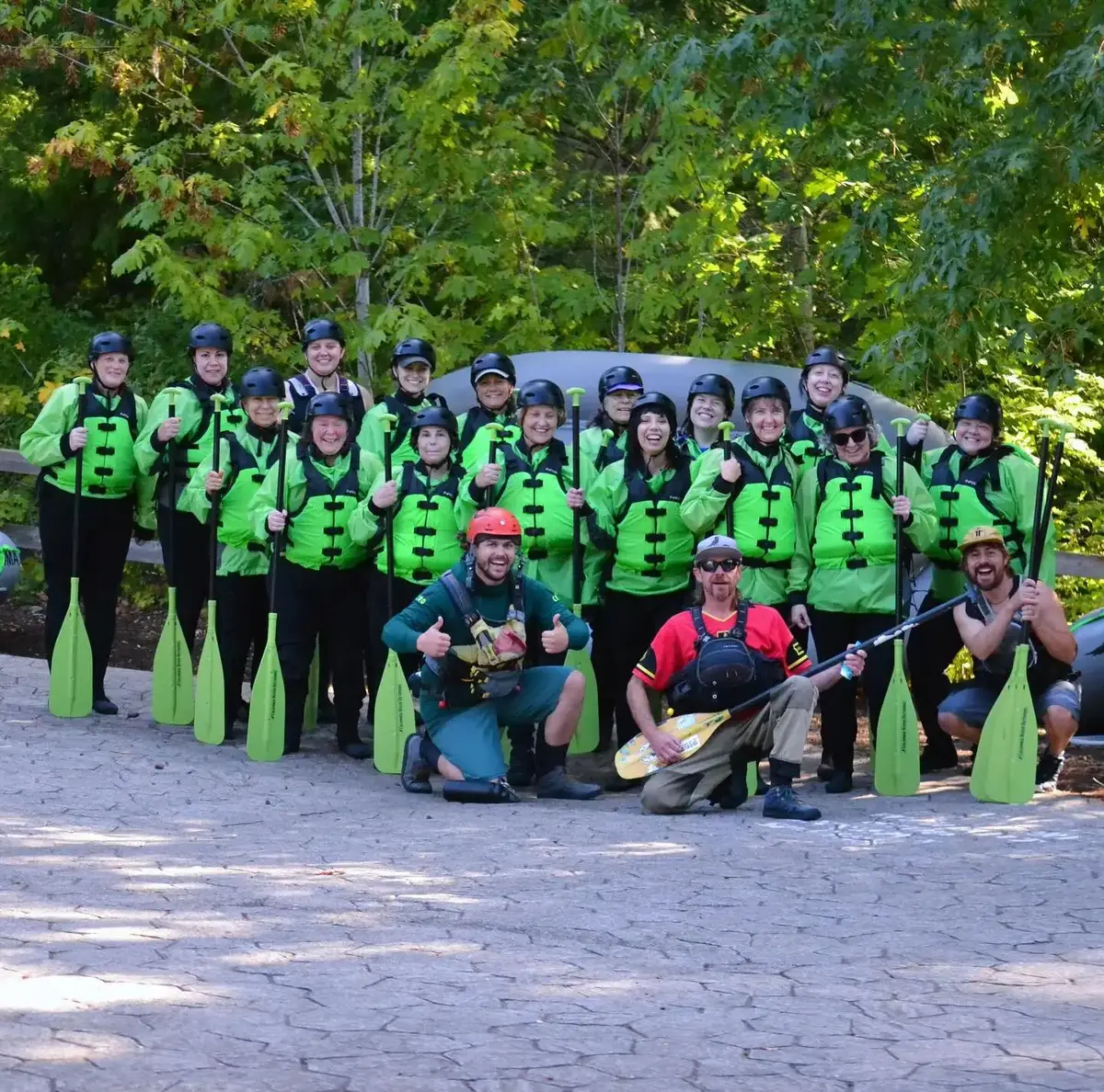 Group picture with lots of guests, about to go rafting on the White Salmon River.